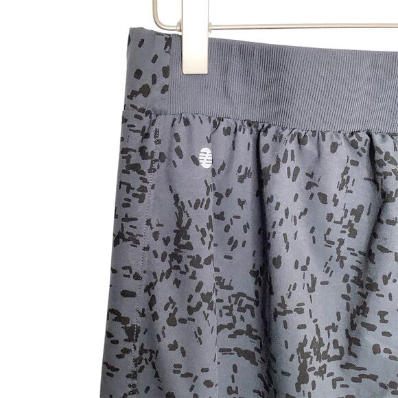 Z by Zella Expression Gray Black Splatter Pants Zip Pocket Cropped Print Medium - Picture 6 of 9